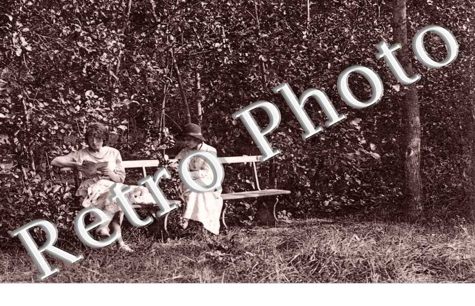Sur un banc dans un parc