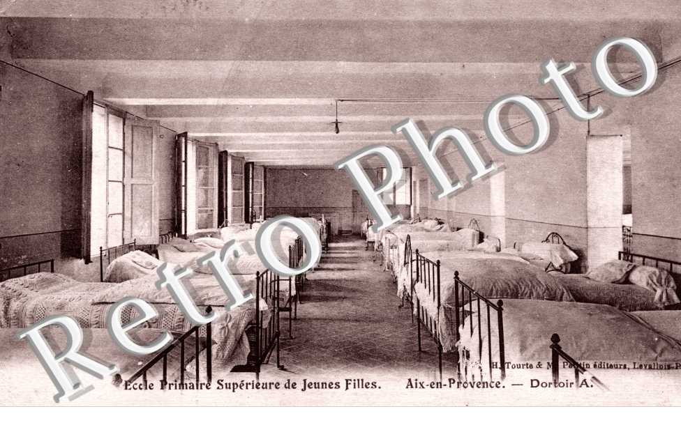 Ecole primaire superieure de jeunes filles - dortoir