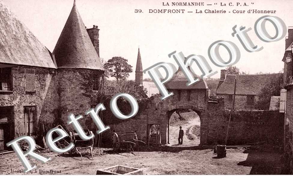 la Chalerie - cour d'honneur