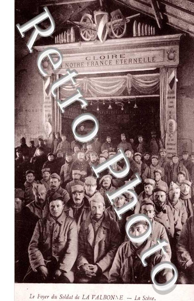 le Foyer du Soldat de la Valbonne, la Scene