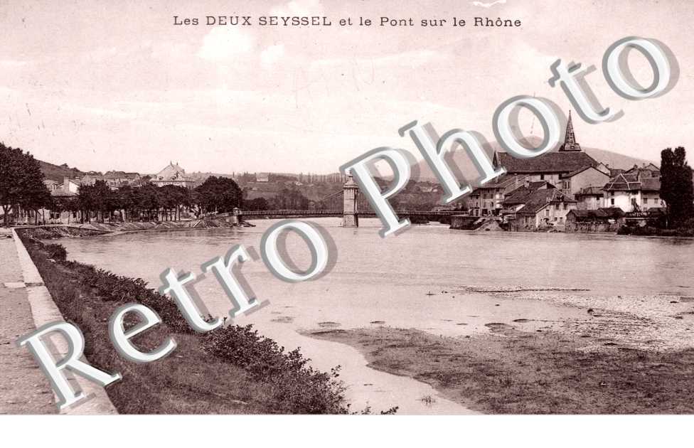 Vue Generale des Deux Seyssel et le Pont sur le Rhone