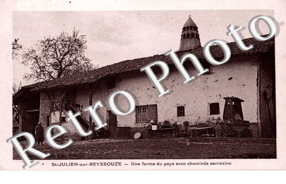 Une ferme du pays avec cheminee Sarrazine