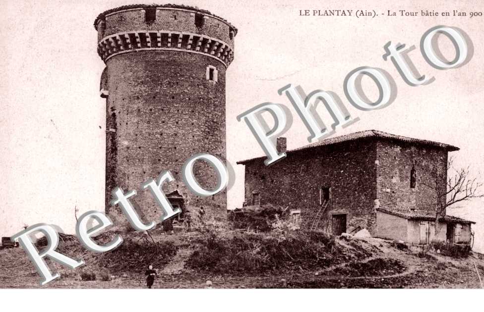 la Tour batie en l'an 900