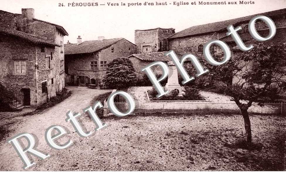 Vers la Porte d'en Haut, Eglise et Monument aux Morts