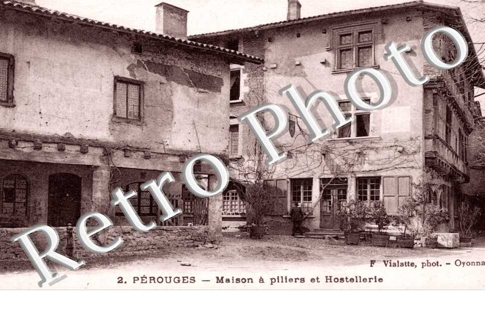 Maison a pilliers et Hostellerie