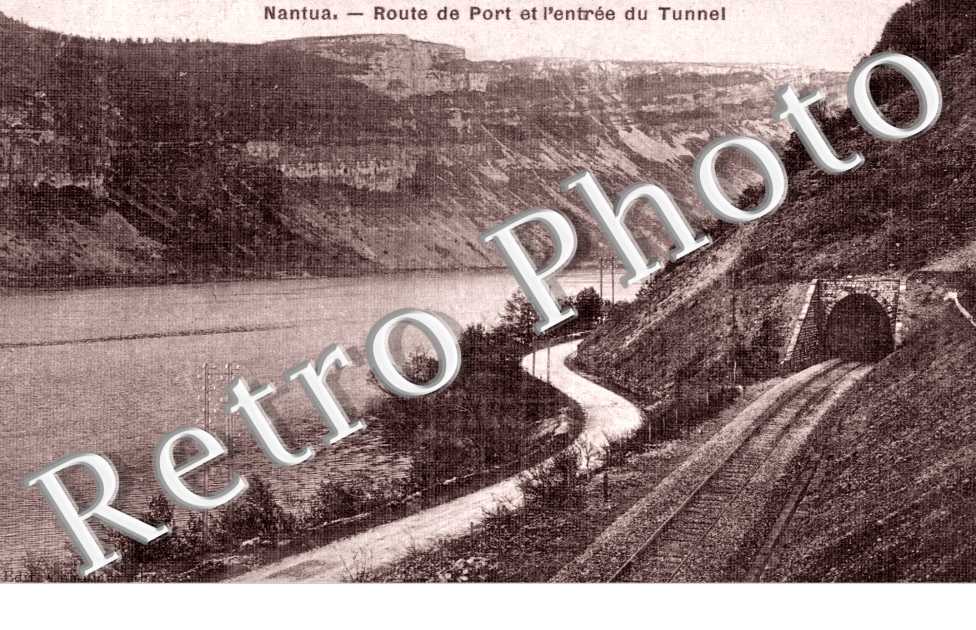 Route de Port et l'Entree du Tunnel