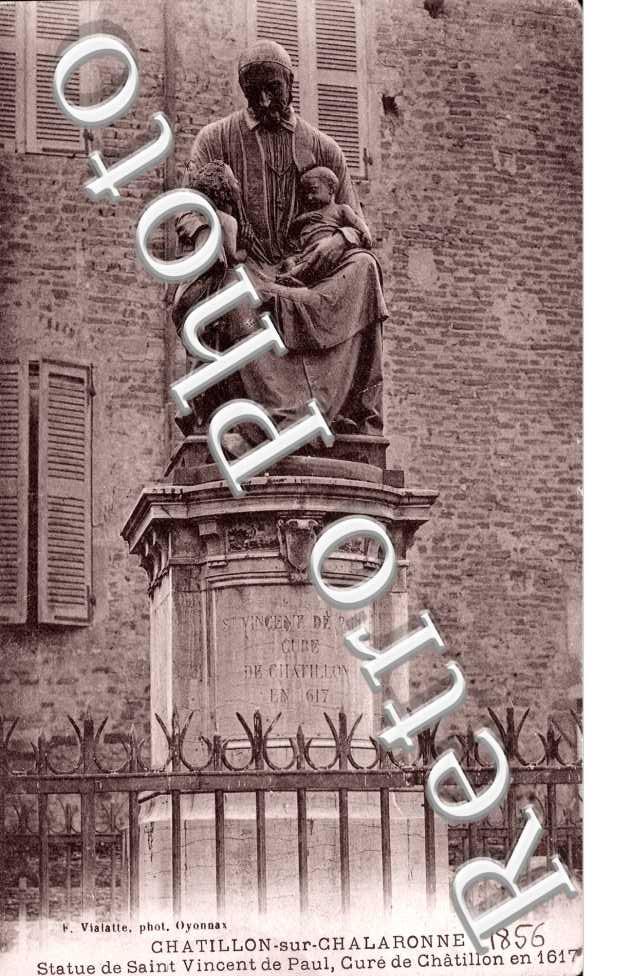 Statue de Vincent de Paul, cure en 1617