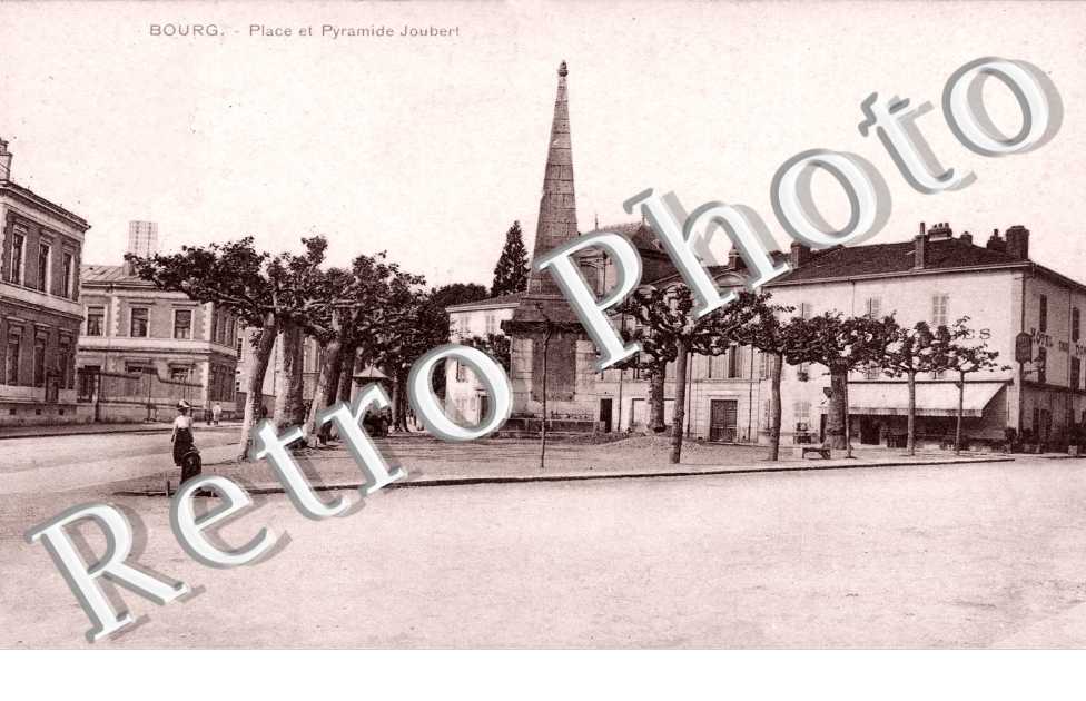 Place et Pyramide  Joubert
