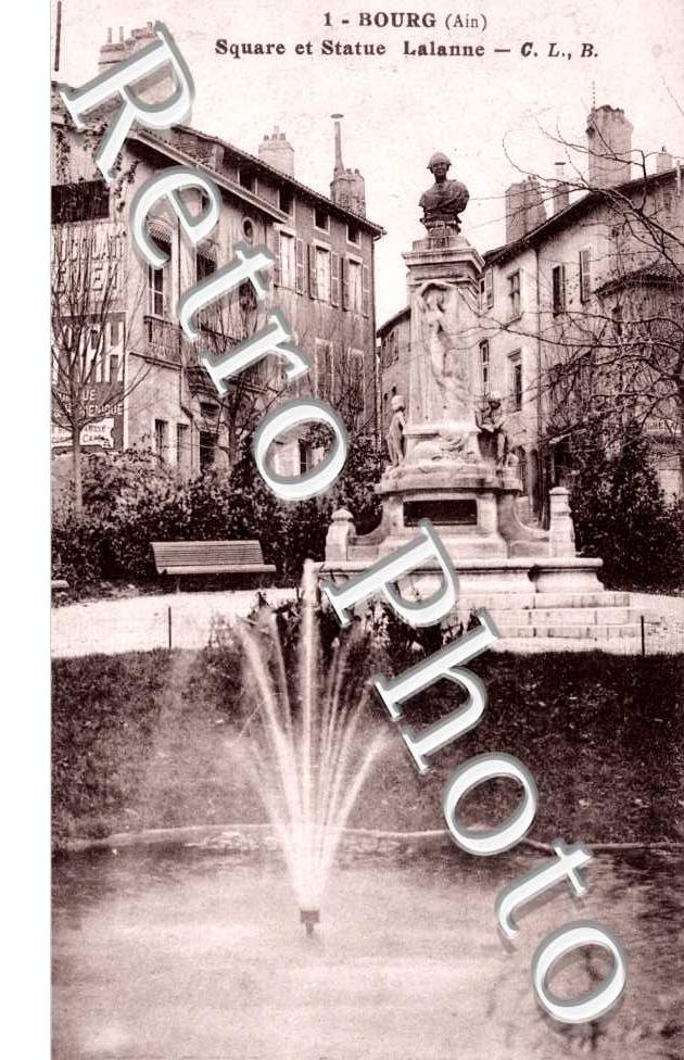Square et Statue Lalanne