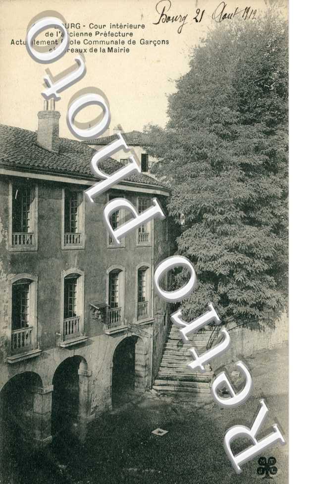 Cour interieure de l'Ancienne Prefecture