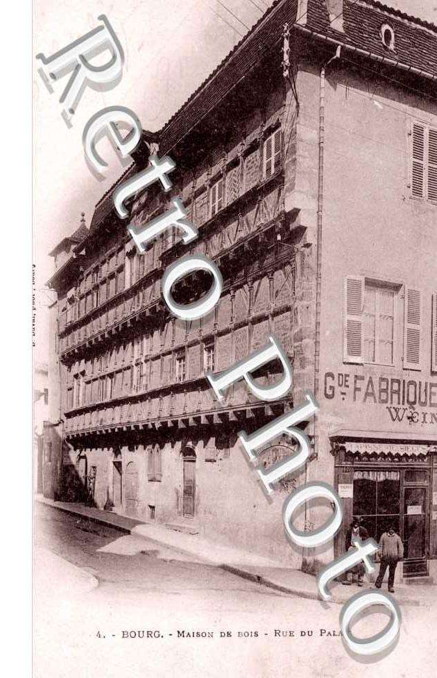 Rue du Palais Maison de bois