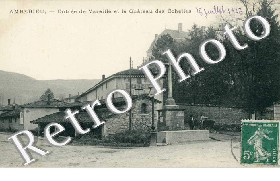 Entree de Vareille et le Chateau des Echelles