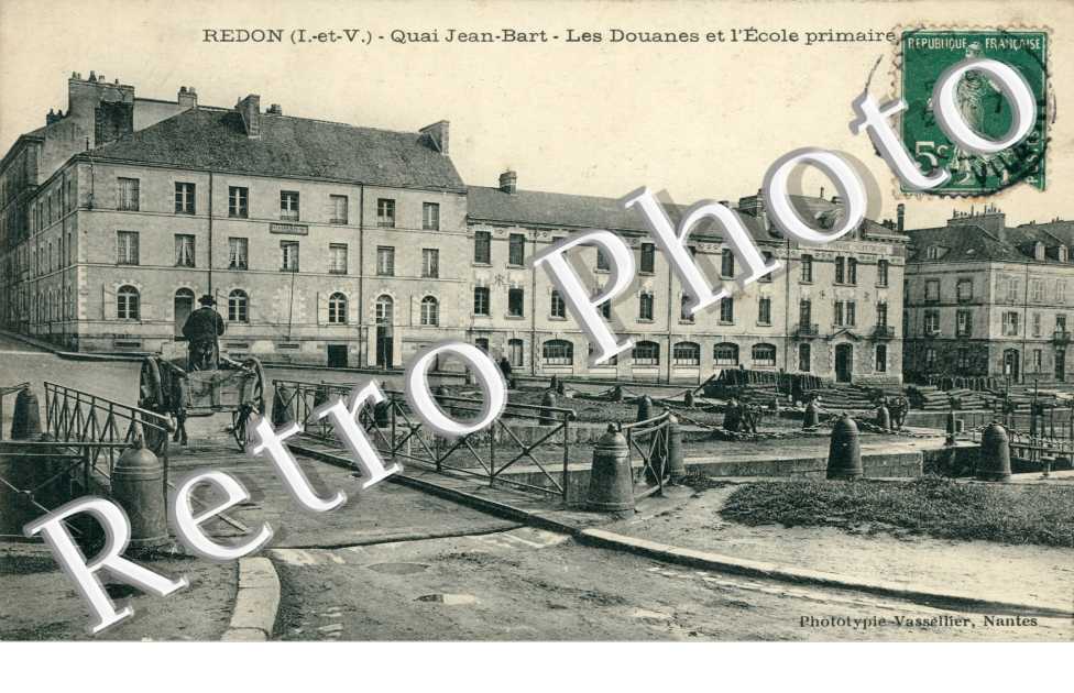 quai Jean Bart, les Douanes et l'Ecole primaire