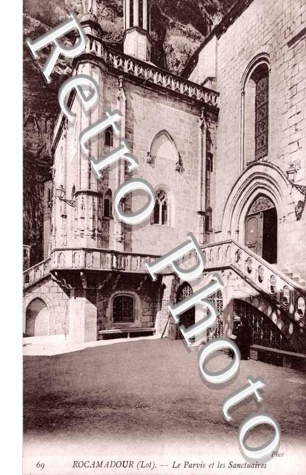 le parvis et les Sanctuaires