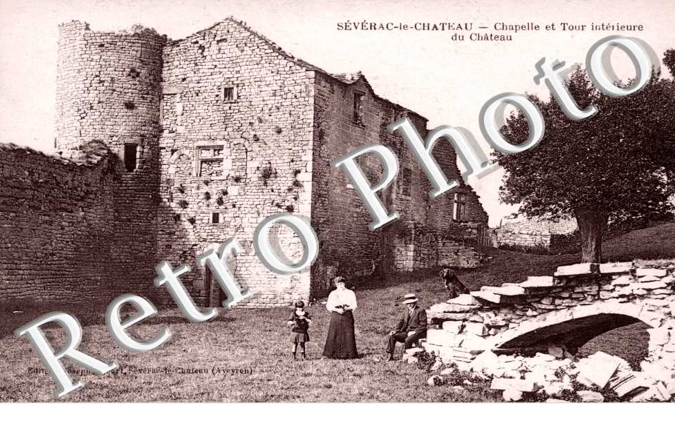 Chapelle et tour interieure du chateau