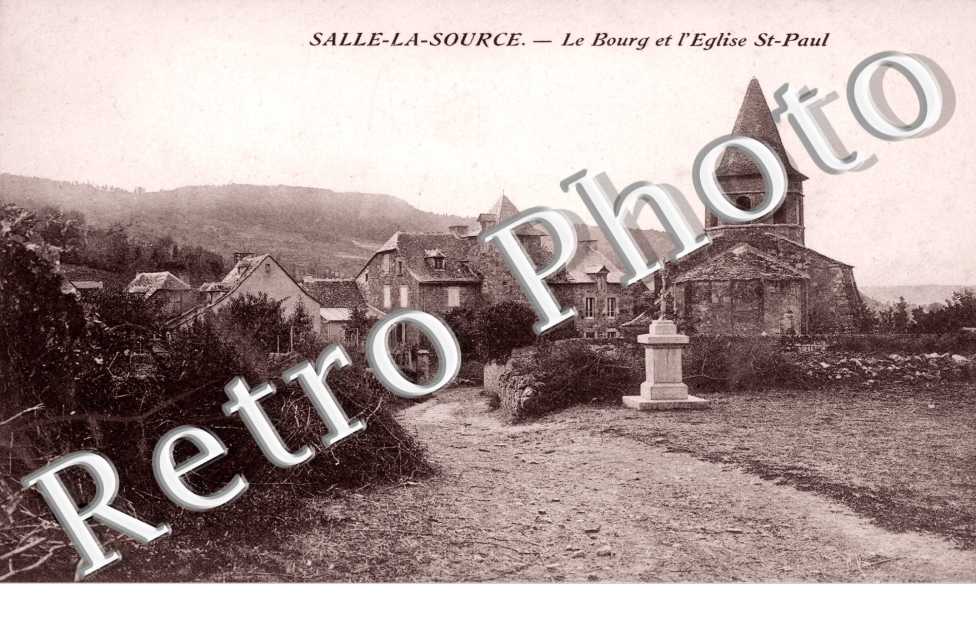 Le bourg et l'eglise Saint-Paul