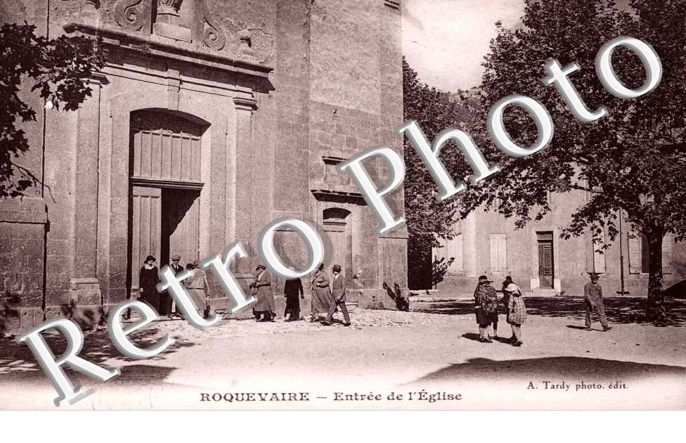 Entree de l' Eglise