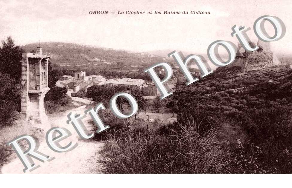 Le Clocher et les Ruines du Chateau