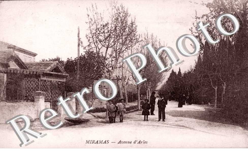 Avenue d'Arles