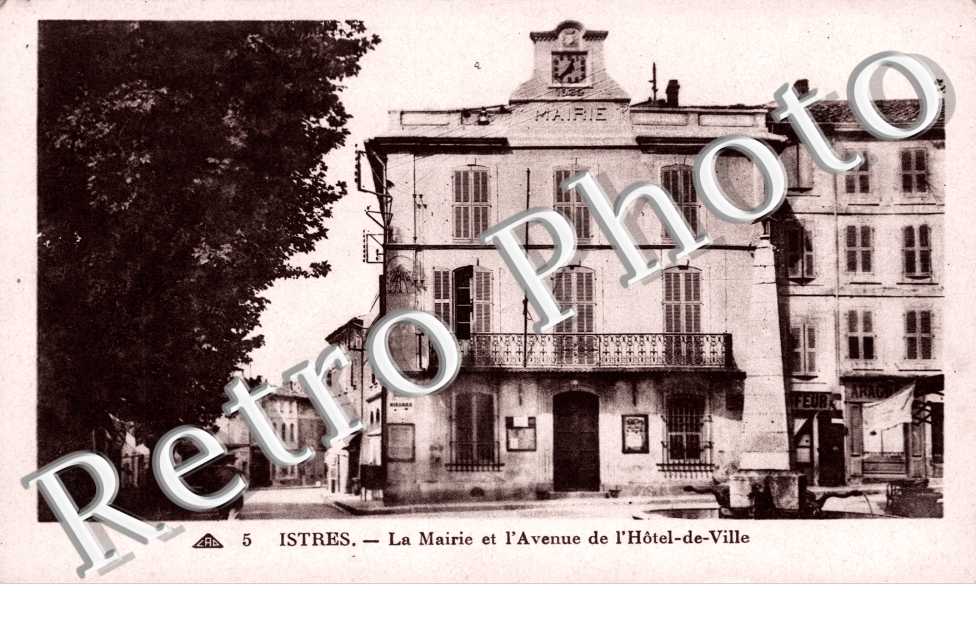 La mairie et l'avenue de l'hotel-de-ville