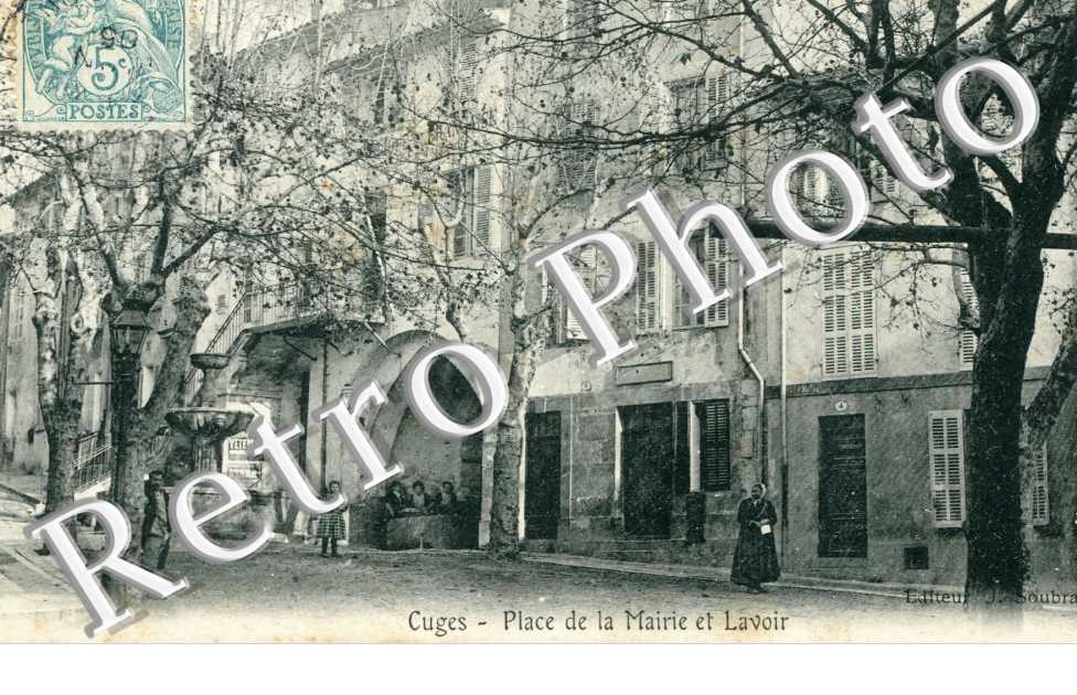 Place de la mairie et lavoir
