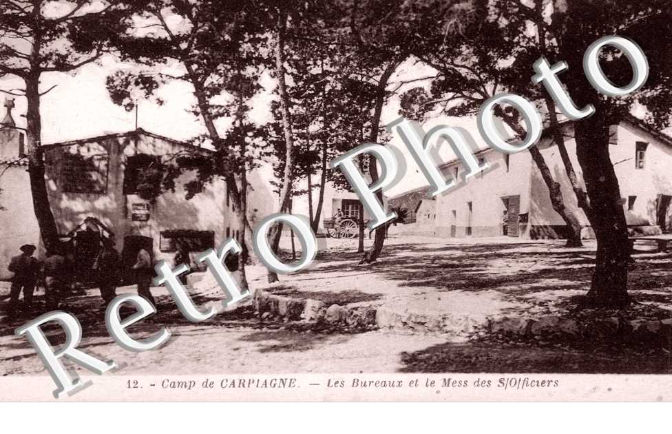 Les Bureaux et le Mess des Officiers