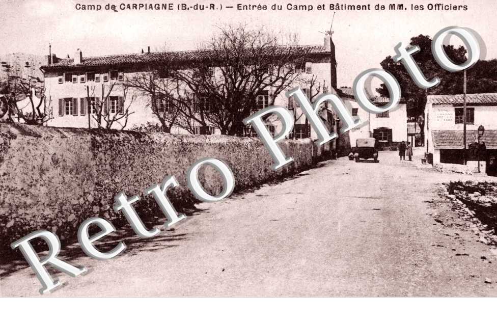 Entree du Camp et Batiment de MM. les Officiers