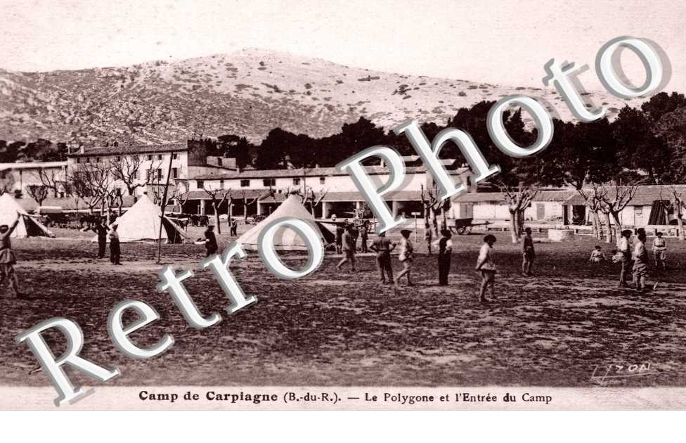 Le Polygone et l'Entree du Camp