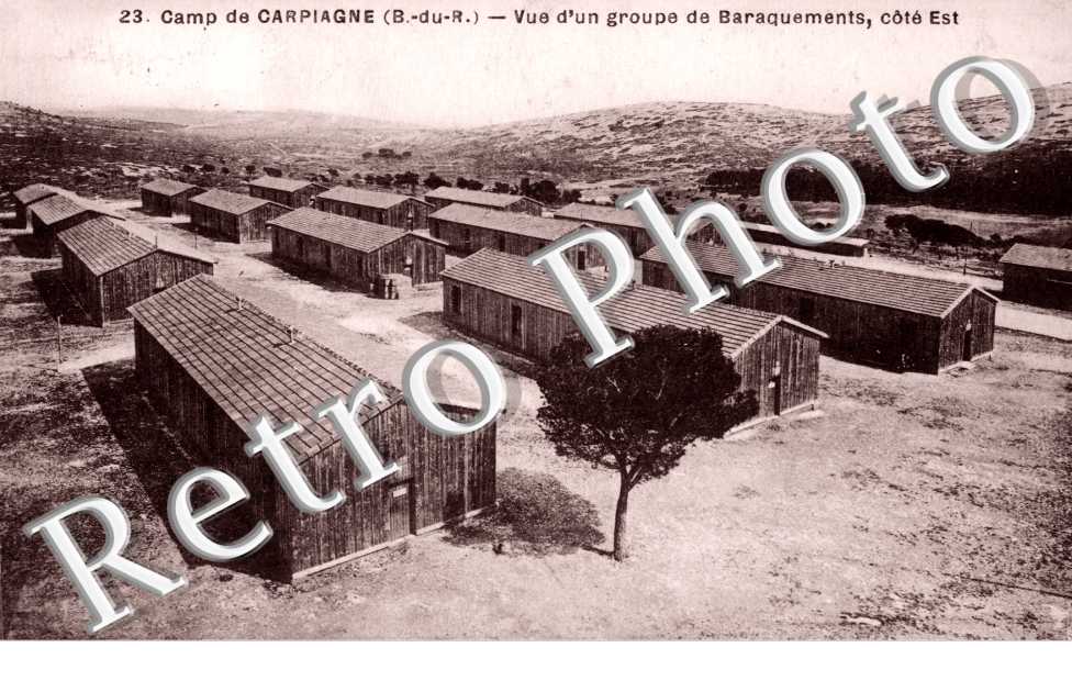 Vue d'un Groupe de Baraquements