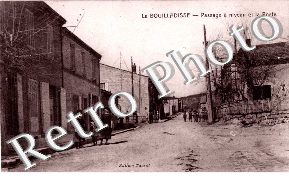 passage a niveau et la poste
