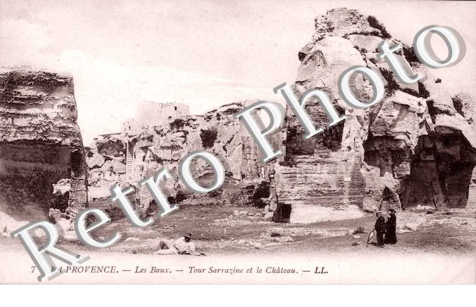 Tour Sarrazine et le chateau