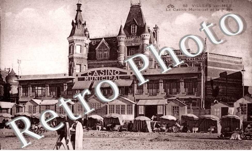 Villers-sur-Mer, le Casino Municipal et la Plage