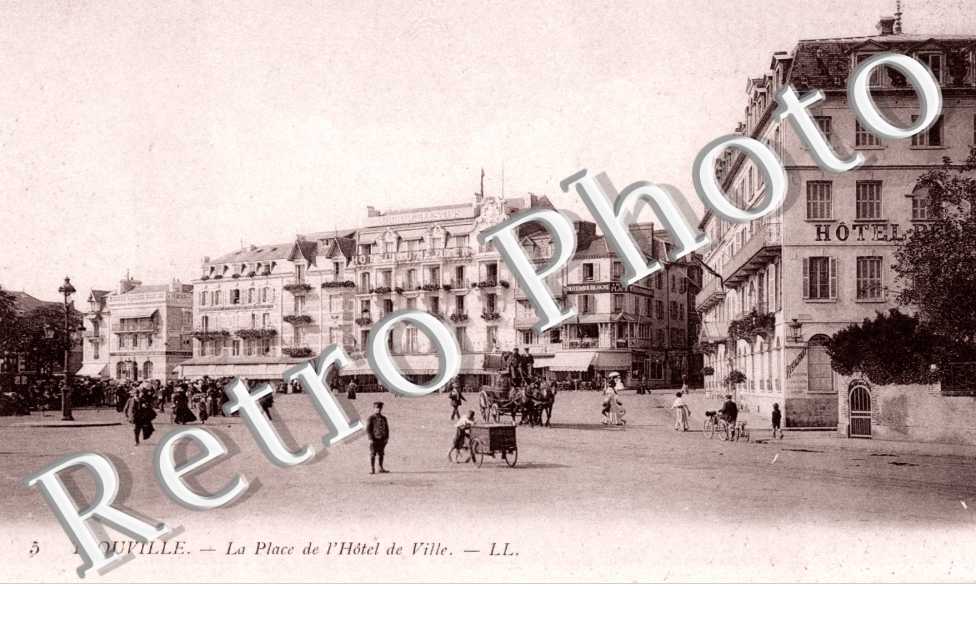 la Place de l'Hotel de Ville