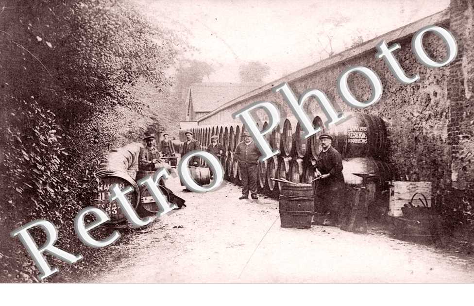 tonneaux,( vins?)