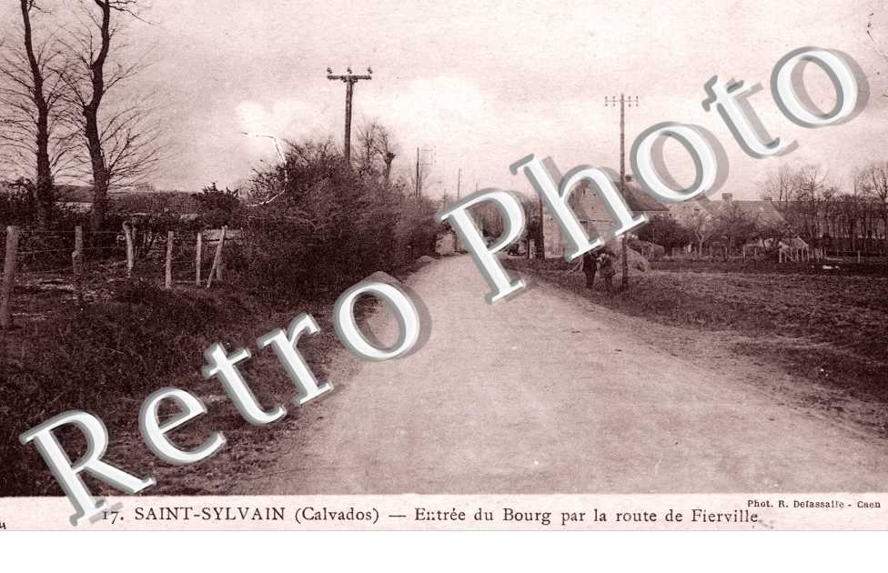 Entree du bourg par la route de Fierville