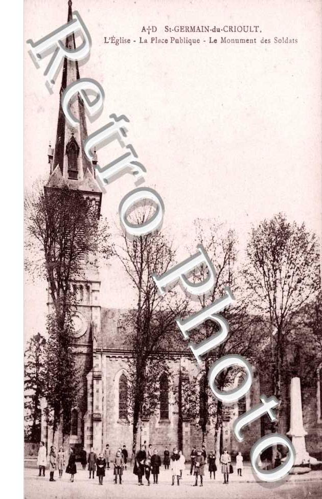 L'eglise - la place publique - le monument des soldats