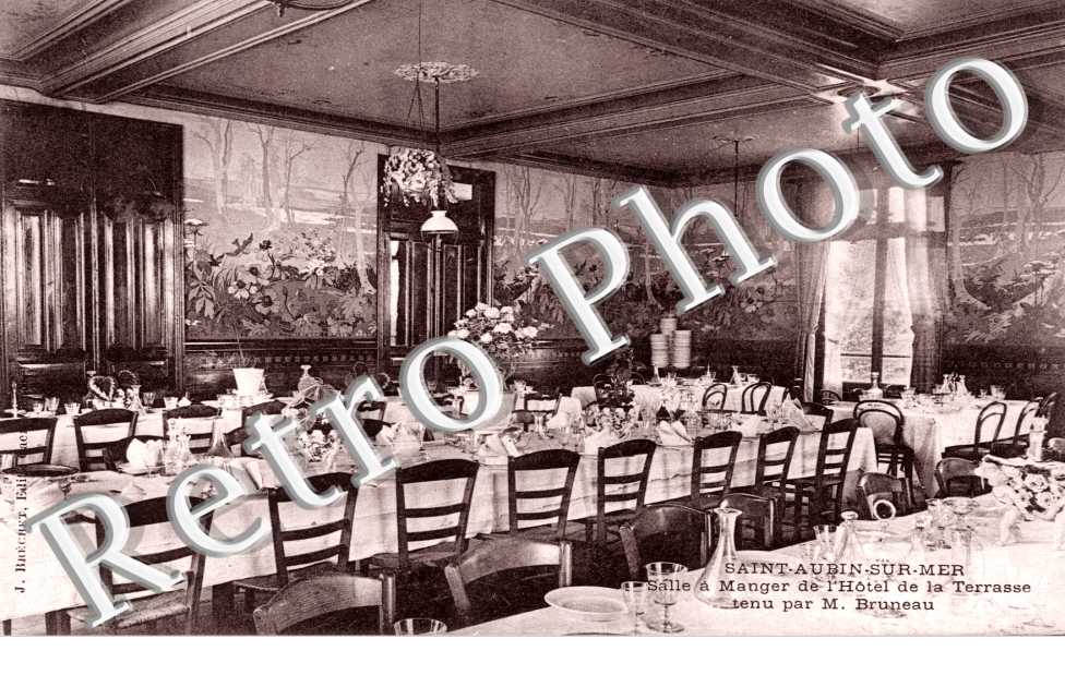 Salle a manger de l'hotel de la terrasse tenu par M. Bruneau