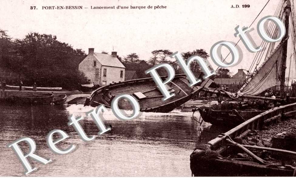 lancement d'une barque de peche