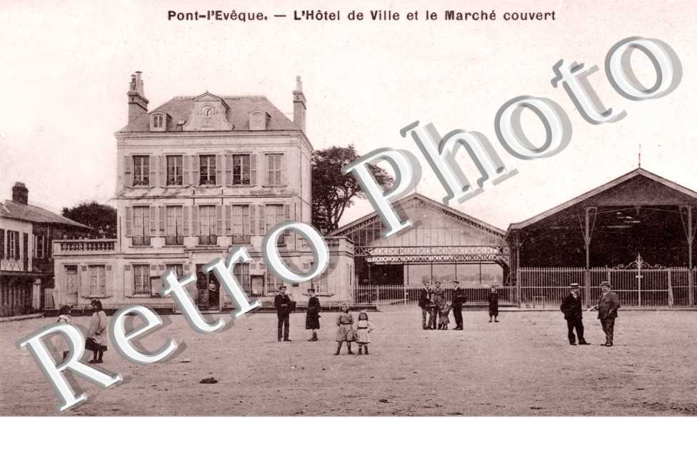 hotel de ville et le marche couvert