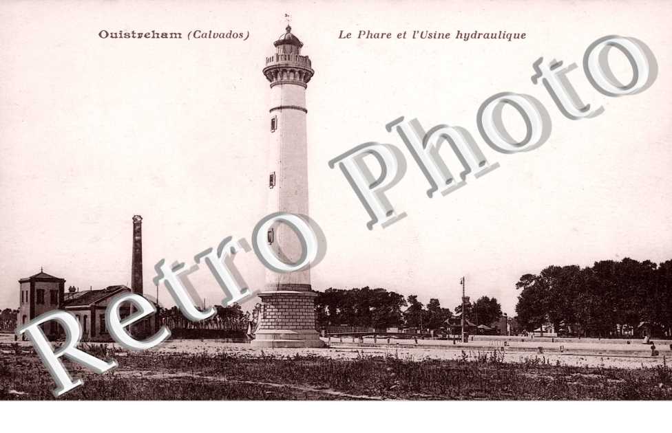 Le phare et l'usine hydraulique