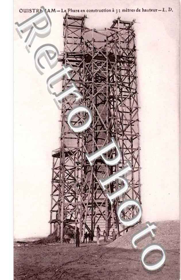 Le phare en construction