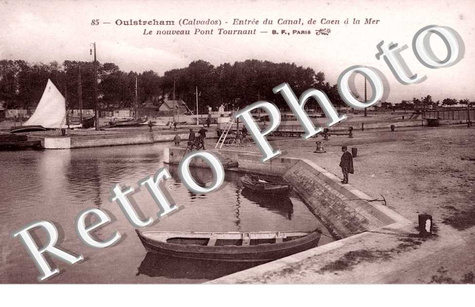 Nouveau pont Tournant - entree de canal de Caen a la mer