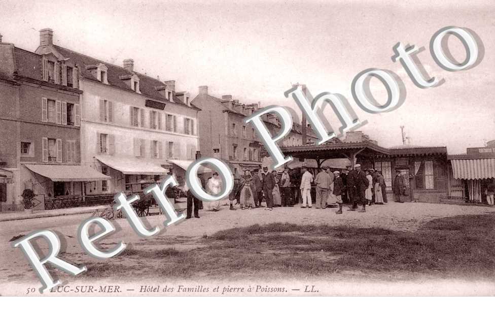 Luc-sur-Mer, Hotel des Familles et Pierre a Poissons