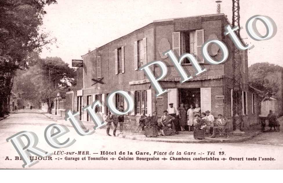 Luc-sur-Mer, Hotel de la Gare, Place de la Gare