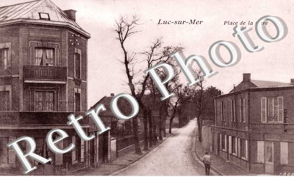 Luc-sur-Mer, Place de la Gare