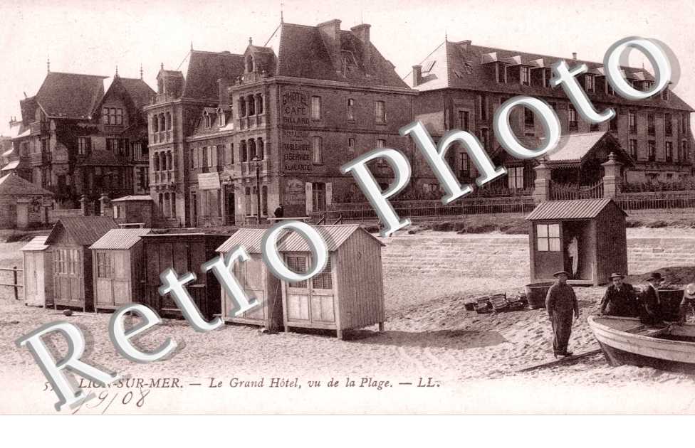 Lion-sur-Mer, le Grand Hotel, vu de la Plage