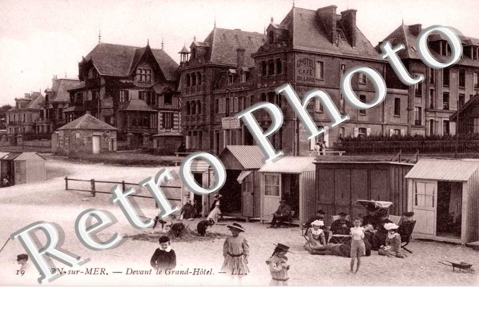 Lion-sur-Mer, Devant le Grand Hotel