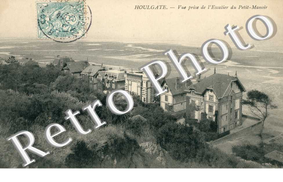vue prise de l'escalier du petit manoir