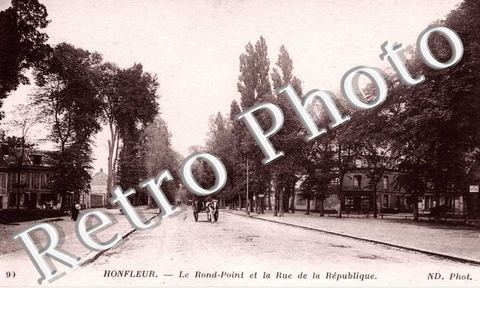 le rond point et la rue de la Republique