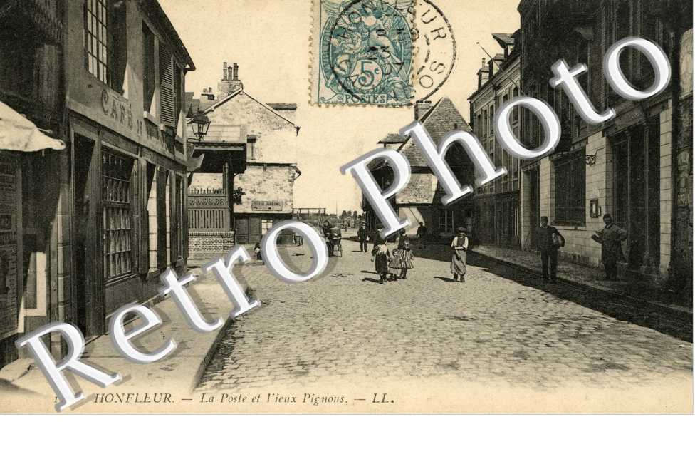 La Poste et Vieux Pignons